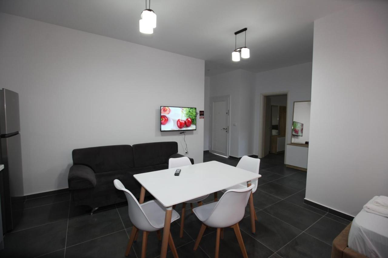 Deda Apartments Sarande Exterior photo