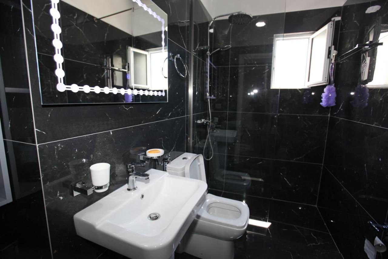 Deda Apartments Sarande Exterior photo