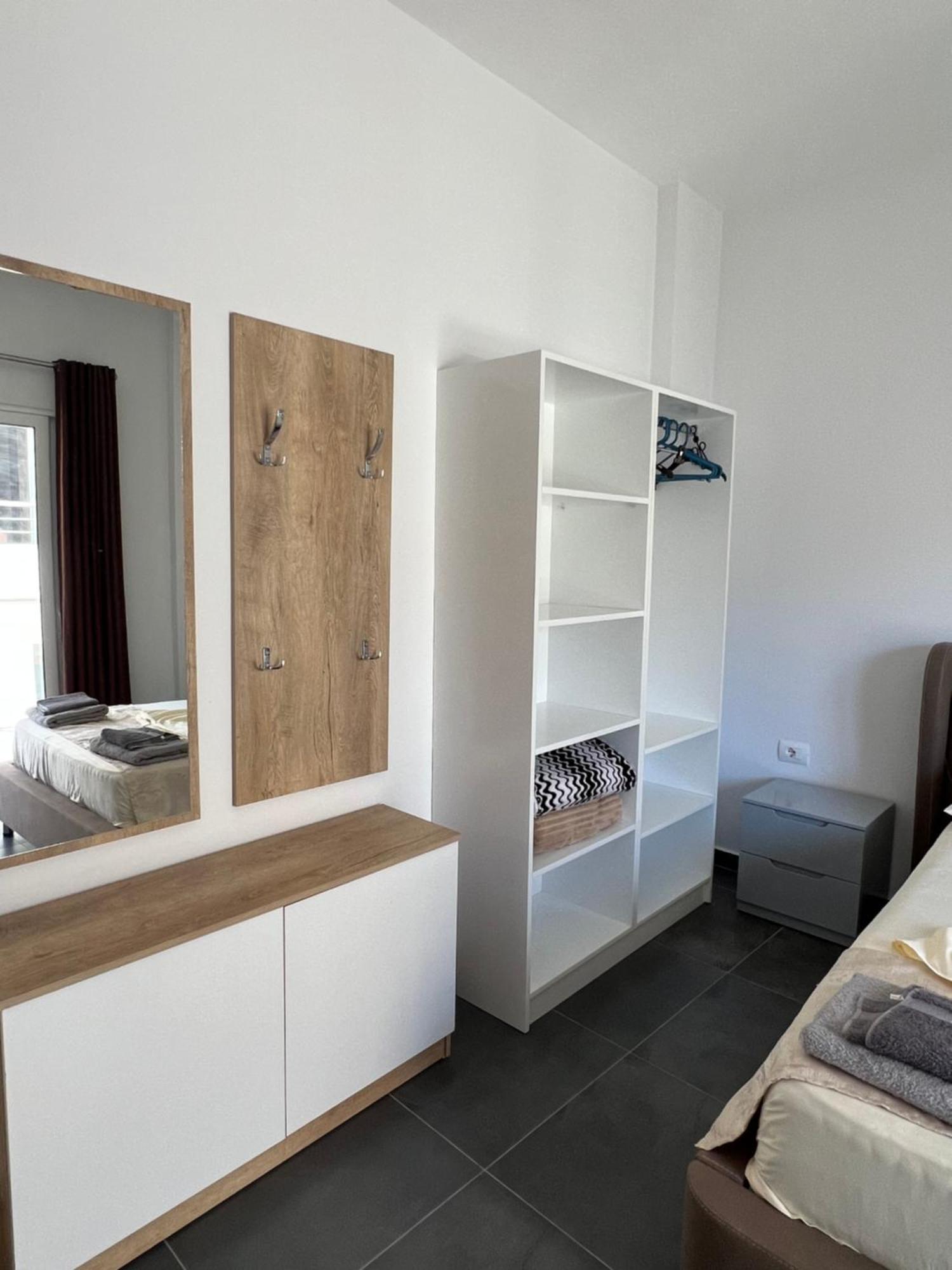 Deda Apartments Sarande Exterior photo